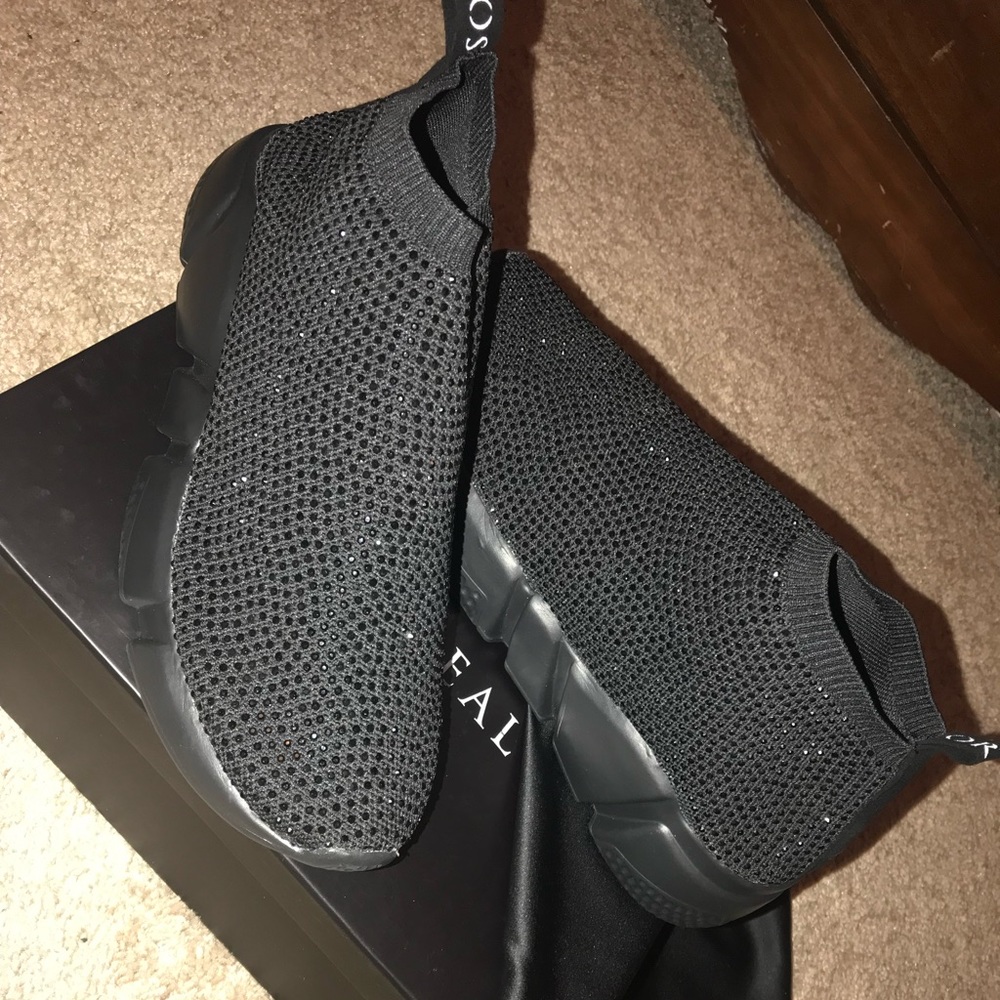 Gsuwoo, shopsoreal exclusive speed runner sneakers